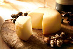 ゴーダチーズとは？特徴や絶品になる活用方法、保存方法を解説