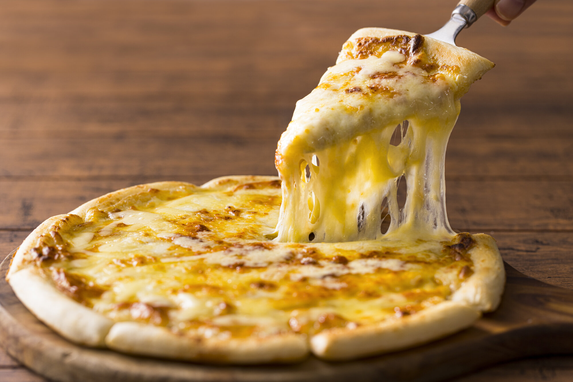 ピザチーズ種類と特徴を比較！焼き色とコクで選ぶ失敗しない活用術