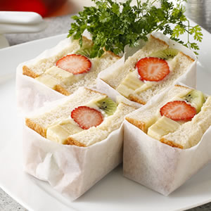 No 7 allergenic ingredients. Fruit Sandwich.