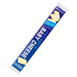 ミルクを食べるベビーチーズ