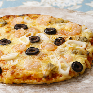 シーフードミックスとブラックオリーブのピザ レシピ マーガリン チーズ ホットケーキの通販 ギフト マリンフード