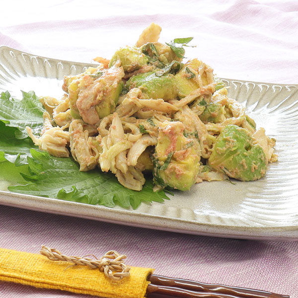 Avocado and chicken with cod roe spread