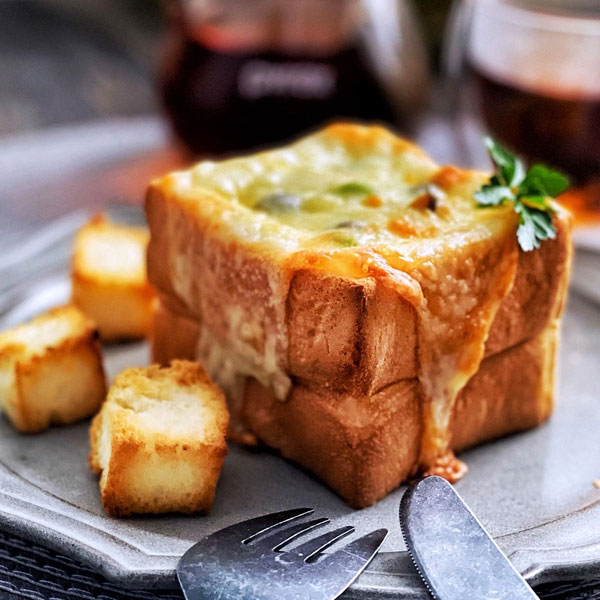 Gratin toast that sea urchin butter is fragrant