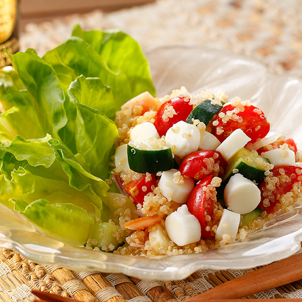 Salad of quinoa and Mozzarella