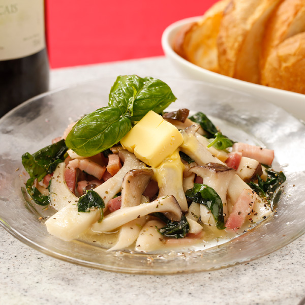 エリンギとベーコンの燻製バターソテー